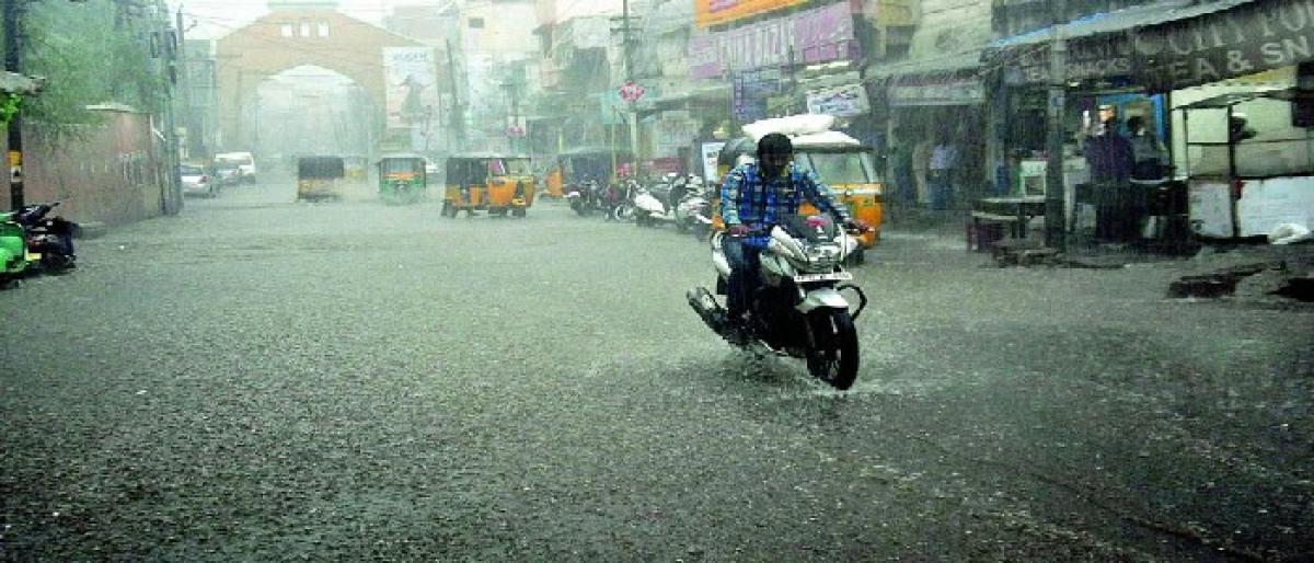 Heavy rains forecast in Telugu States for next two days